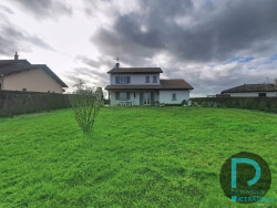 terrasse-a-l-arriere-de-la-maison
