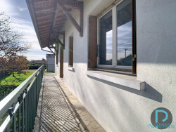 hall-entree-maison-st-cyr-sur-menthon