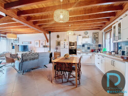 devant-de-maison-avec-cour-commune