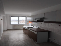 bsle-a-louer-appartement-85-m2-t2-bis