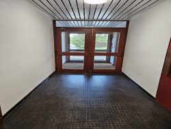 hall-d-entree-exterieur