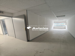 bureau-33m2-au-1er-etage