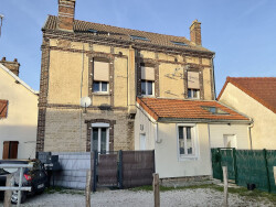 piece-de-vie-avec-cuisine-equipee-