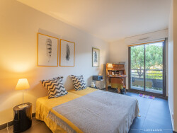 chambre-balcon-et-salle-d-eau