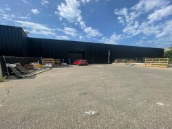 acces-livraison-rideau-metallique