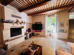 mas-avec-5-hectares-a-chateaurenard-