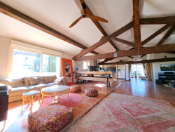 salon-ouvert-sur-la-terrasse