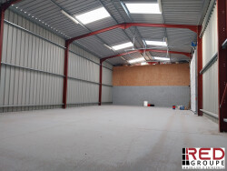 local-d-activite-d-une-surface-de-550-m2