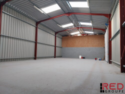 local-d-activite-d-une-surface-de-550-m2