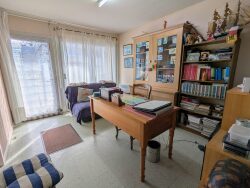 salon-avec-vue-sur-salle-a-manger