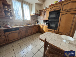 maison-8-pieces-riom-es-montagnes-cantal