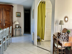 maison-avec-piscine-vue-degagee