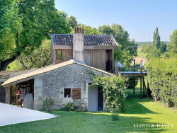 salon-avec-poele-a-bois