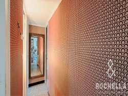 grand-garage-surmonte-d-un-grand-grenier