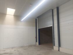 porte-manuelle-alu-en-exterieur