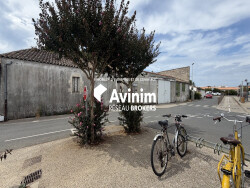 vue-vers-rond-point-entree-de-l-ile