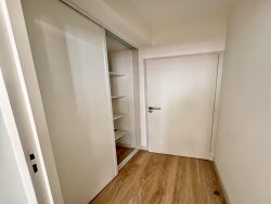escalier-acces-chambres-et-salle-d-eau