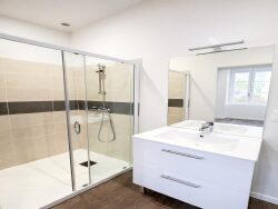 salle-d-eau-avec-wc-photo-2