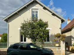 salle-a-manger-et-entree-avec-placard