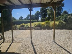 cour-et-jardin-sur-l-arriere