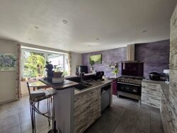 cuisine-amenagee-equipee-