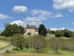 piscine--vue-degagee-sur-la-vallee