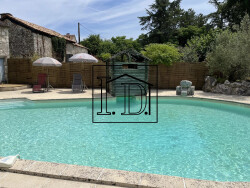 piscine-et-vue-d-ensemble