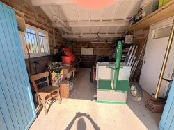 deux-garages-ouverts