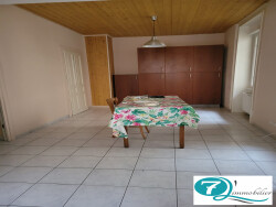balcon-donnant-sur-cour-interieure