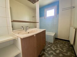 chambre-t3-rez-de-jardin-st-uze