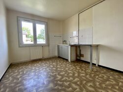 sejour-t3-rez-de-jardin-st-uze