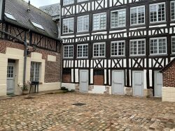 cuisine-avec-plaque-et-hotte