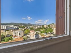 a-louer-f3-rce-orazzi-entree-immeuble