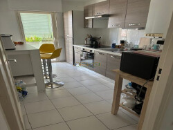 chambre-avec-porte-donnant-sur-balcon