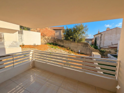 sejour-lumineux-de--m2-a-nimes