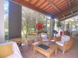 sejour-avec-poele-et-climatisation