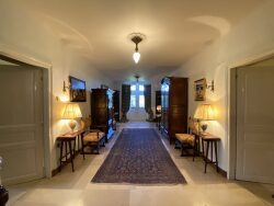 maison-de-maitre-entrance-hall