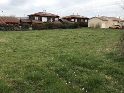 entree-terrain-lot2-avec-reseaux