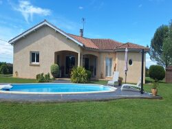 swimming-pool-with-garden-