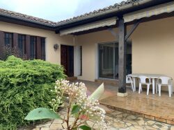 facade-est-avec-jardin