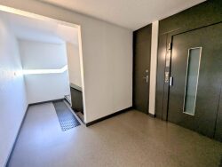 vue-exterieur-acces-escalier-