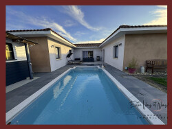 exterieur-cote-piscine-et-terrasse