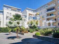 salon-actuel-avec-son-balcon