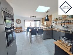 salon-sejour-cuisine-ouverte-sud