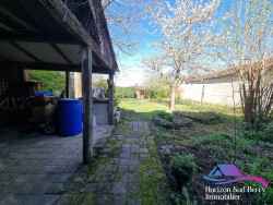 vue-du-jardin-sur-les-dependances