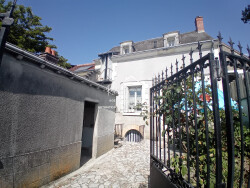 cour-avant-plus-garage-
