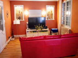 entree-spacieuse-plus-bureau-