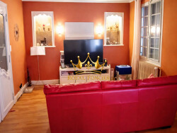 entree-spacieuse-plus-bureau-