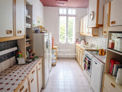 espace-repas-avec-sa-cheminee-