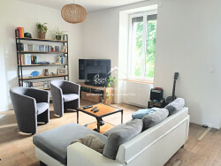 espace-sejour-avec-poele-a-bois-